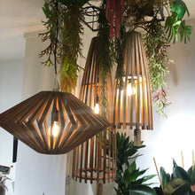 Charger l'image dans la galerie, Luminaire Bois Teak  TRELLY à suspendre